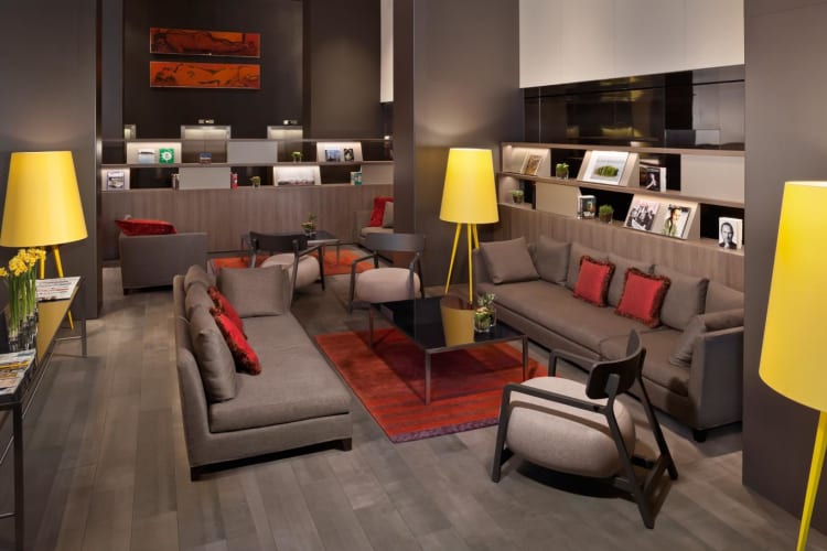 Lobby lounge